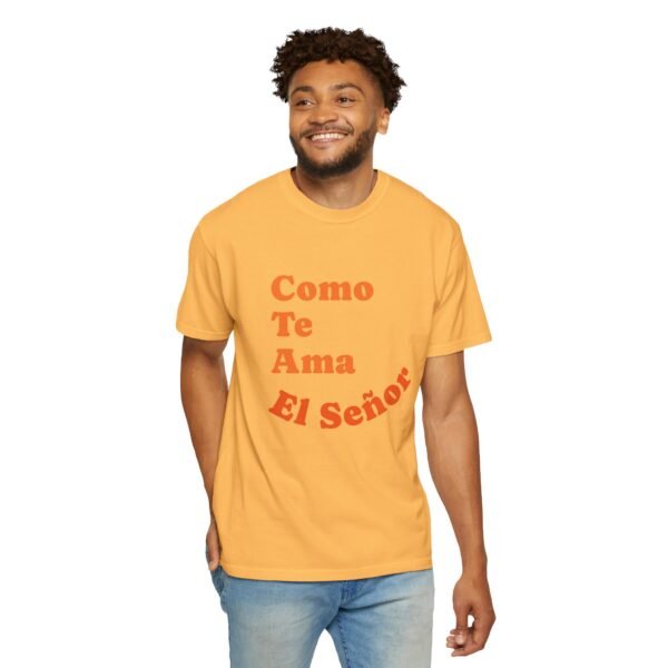"Como Te Ama El Señor" Camiseta en Multicolores - Imagen 9
