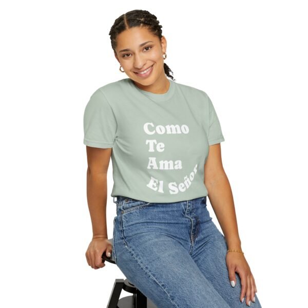 "Como Te Ama El Señor" Camiseta (Letra en Negro/Blanco) - Imagen 8