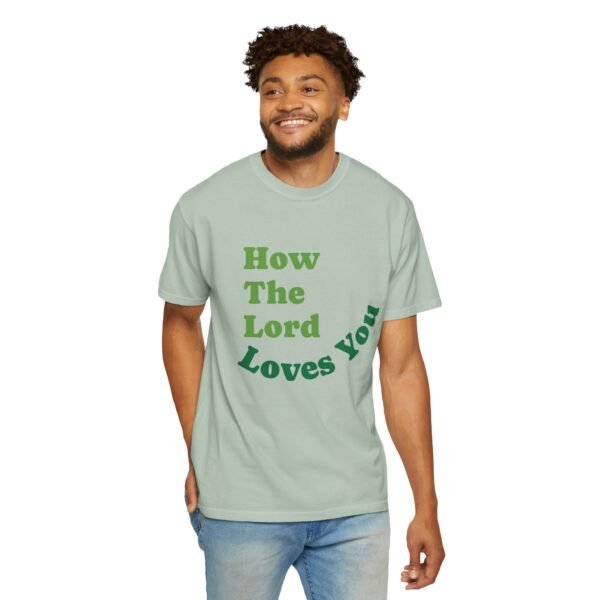 "How The Lord Loves You" Camiseta en Multicolores - Imagen 10